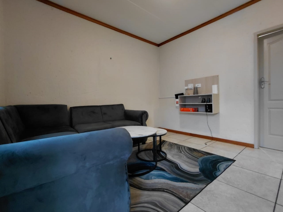 2 Bedroom Property for Sale in Kannoniers Park North West